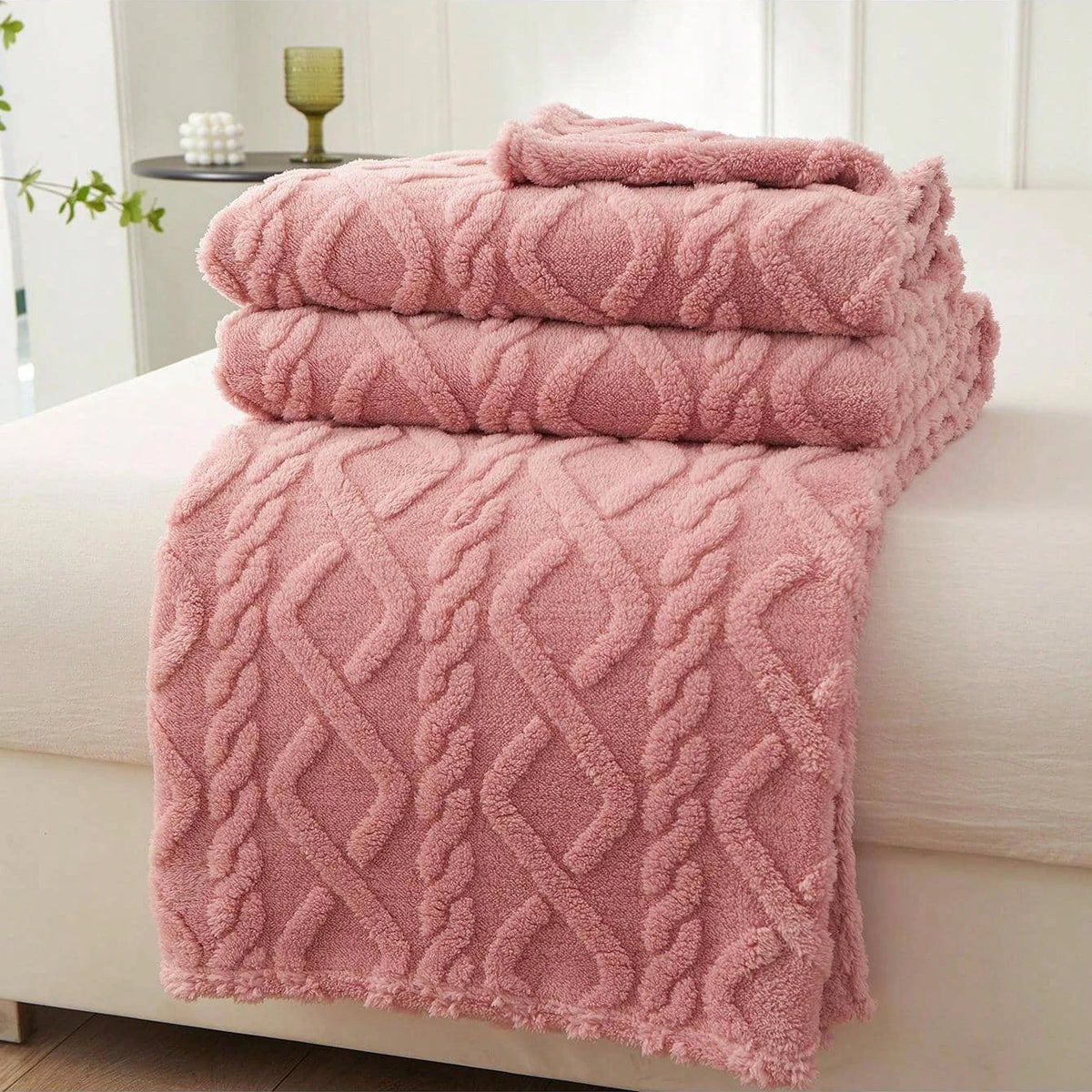 Soft Jacquard Fleece Throw Blanket – Cozy Geometric Bed & Sofa Blanket