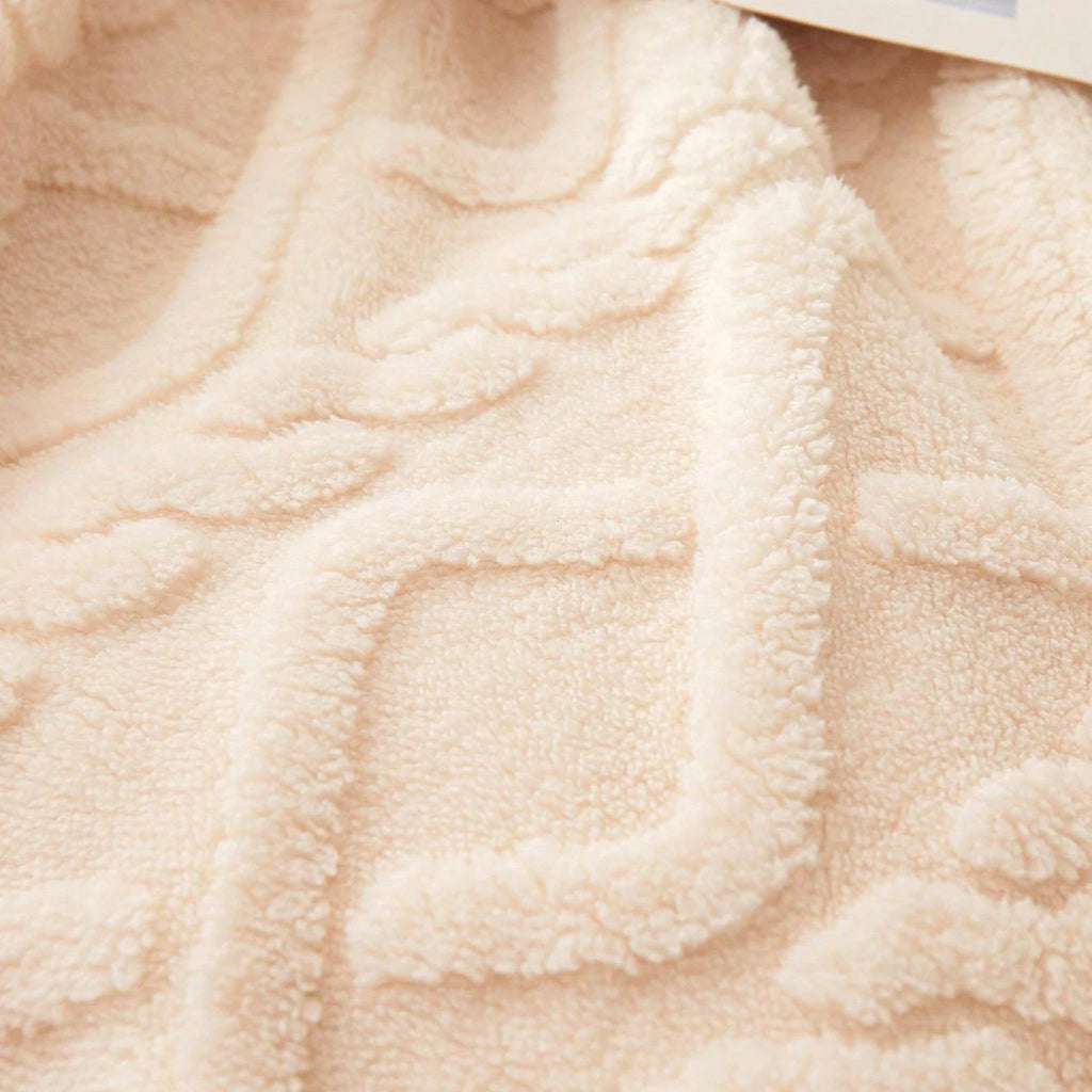 Soft Jacquard Fleece Throw Blanket – Cozy Geometric Bed & Sofa Blanket