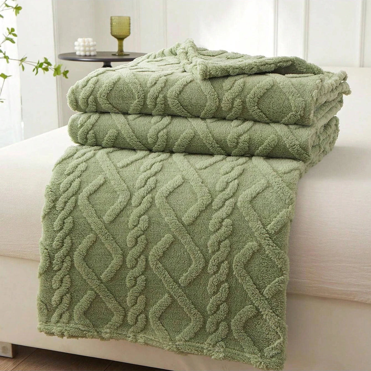 Soft Jacquard Fleece Throw Blanket – Cozy Geometric Bed & Sofa Blanket