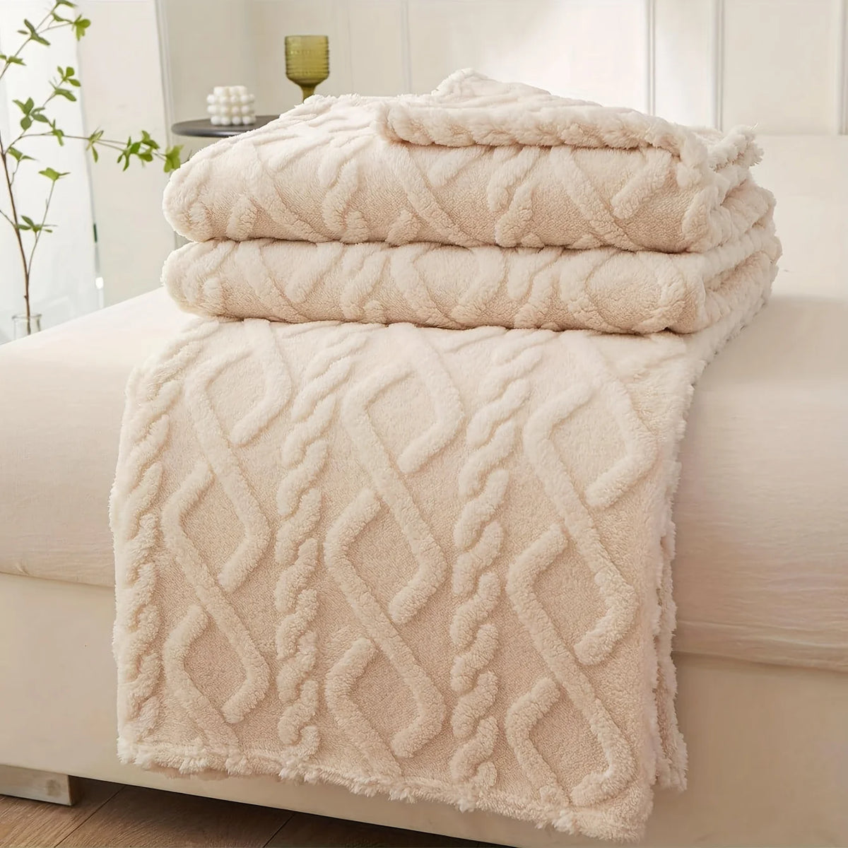 Soft Jacquard Fleece Throw Blanket – Cozy Geometric Bed & Sofa Blanket