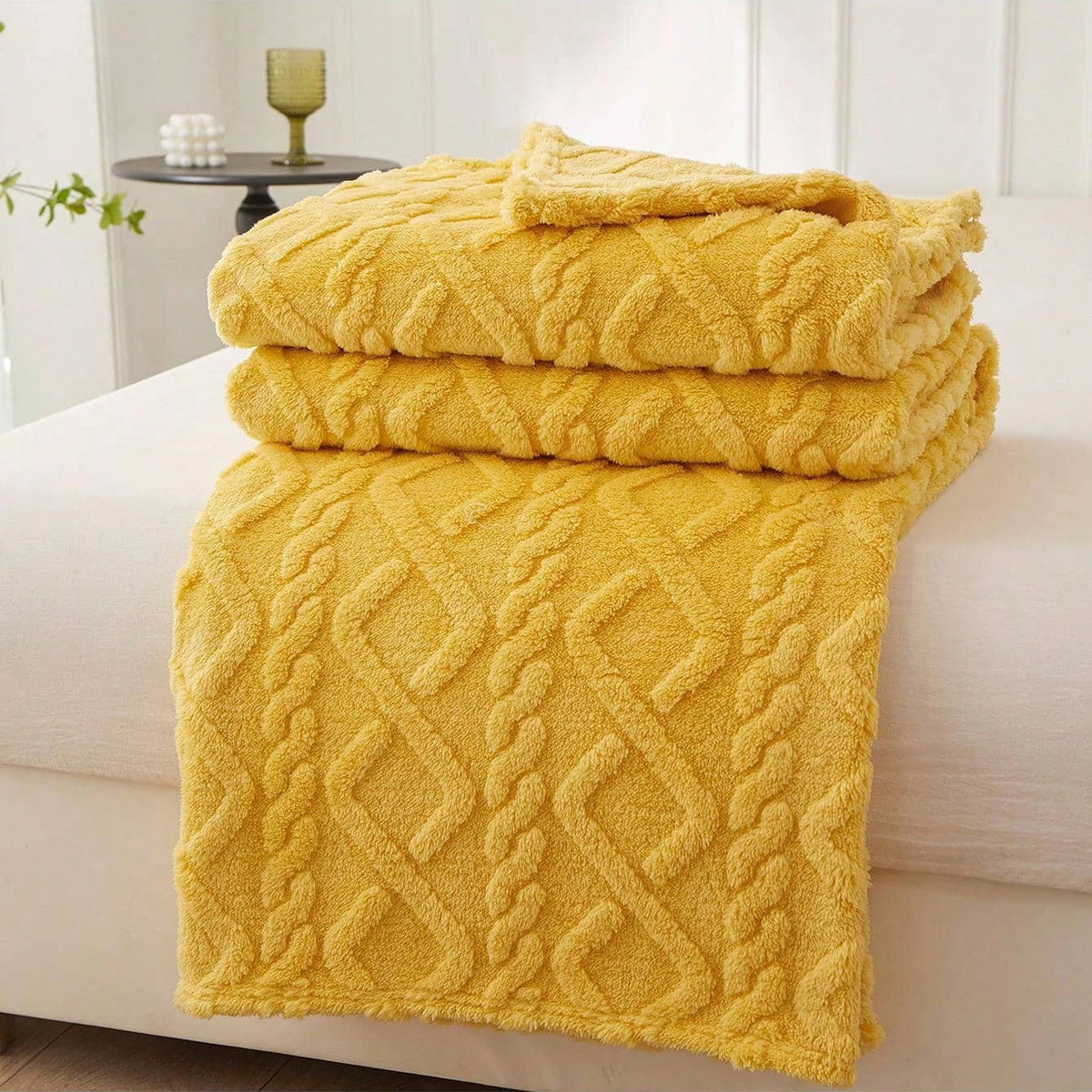 Soft Jacquard Fleece Throw Blanket – Cozy Geometric Bed & Sofa Blanket